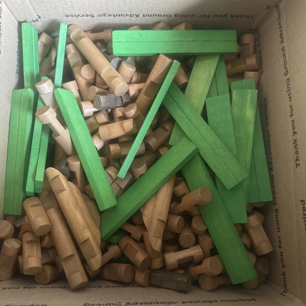 Lincoln Logs Lot 8 Pounds With Plenty of Different Pieces Clean